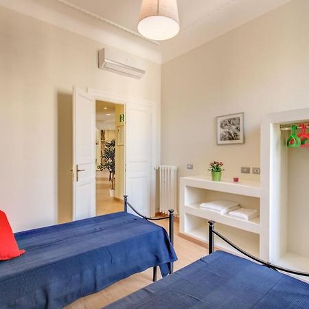 Lovely 4-Bedroom Apartment 30M Sangiovanni Metro 로마 외부 사진
