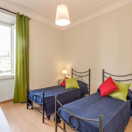 Lovely 4-Bedroom Apartment 30M Sangiovanni Metro 로마 외부 사진