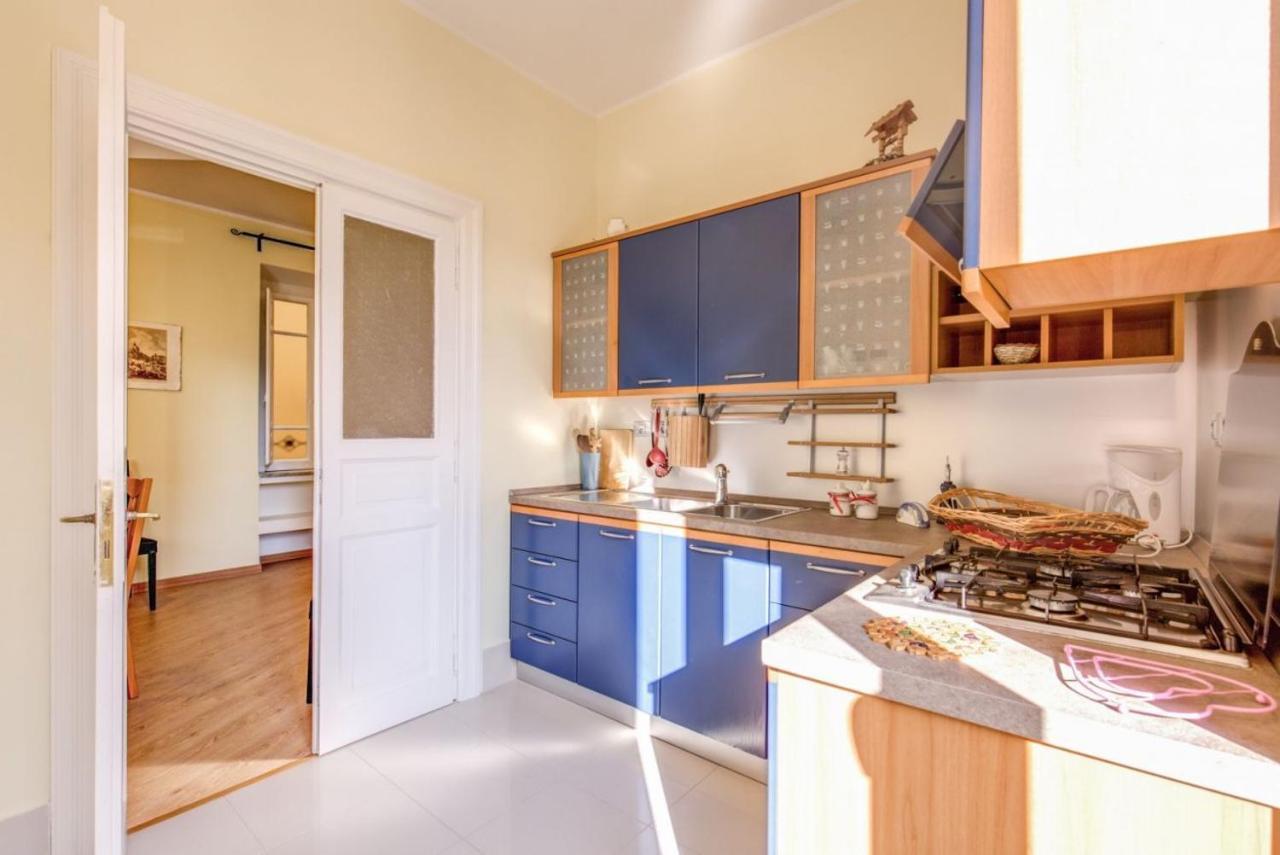 Lovely 4-Bedroom Apartment 30M Sangiovanni Metro 로마 외부 사진