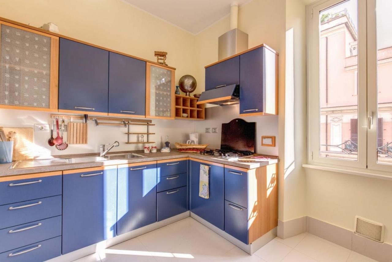 Lovely 4-Bedroom Apartment 30M Sangiovanni Metro 로마 외부 사진