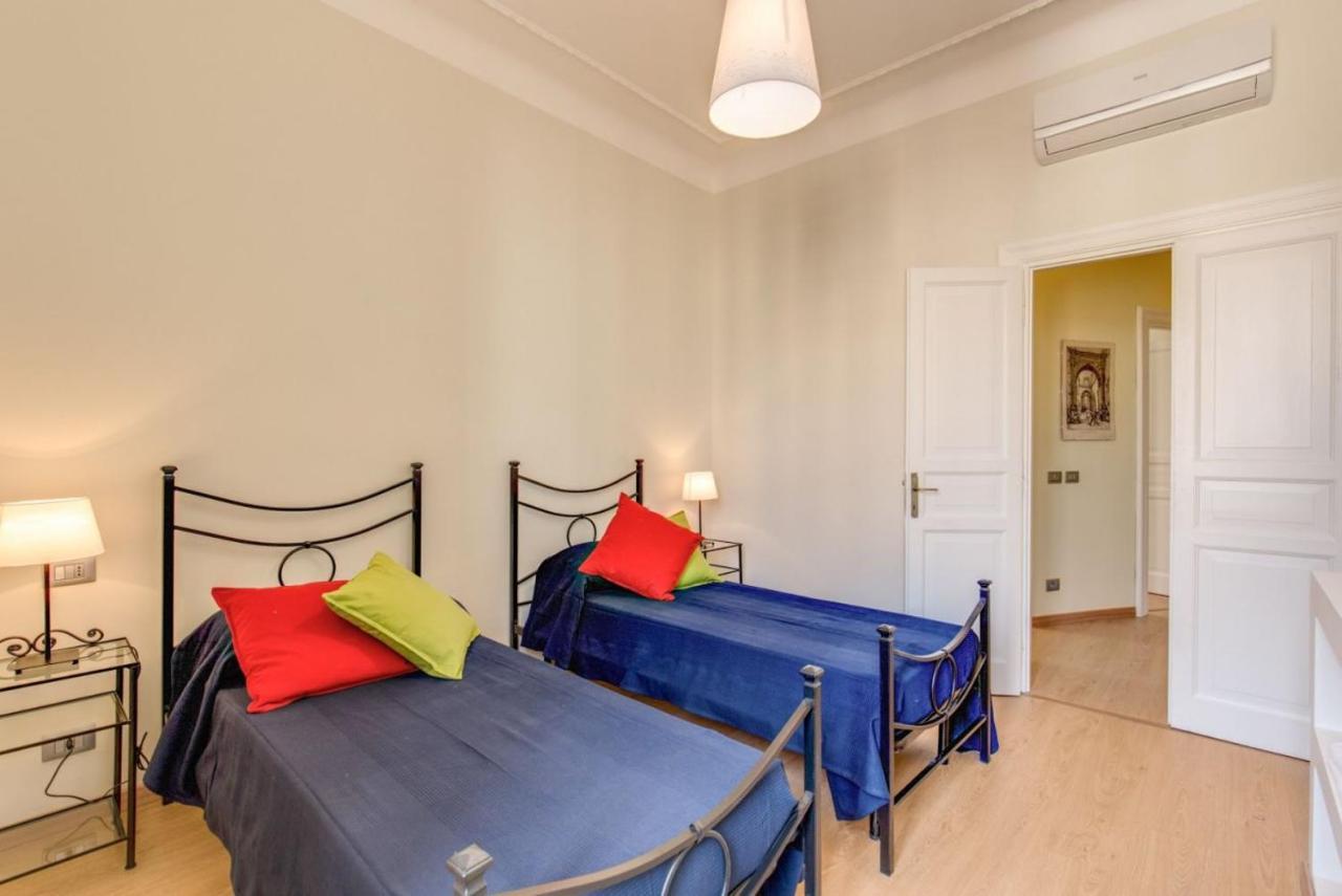 Lovely 4-Bedroom Apartment 30M Sangiovanni Metro 로마 외부 사진