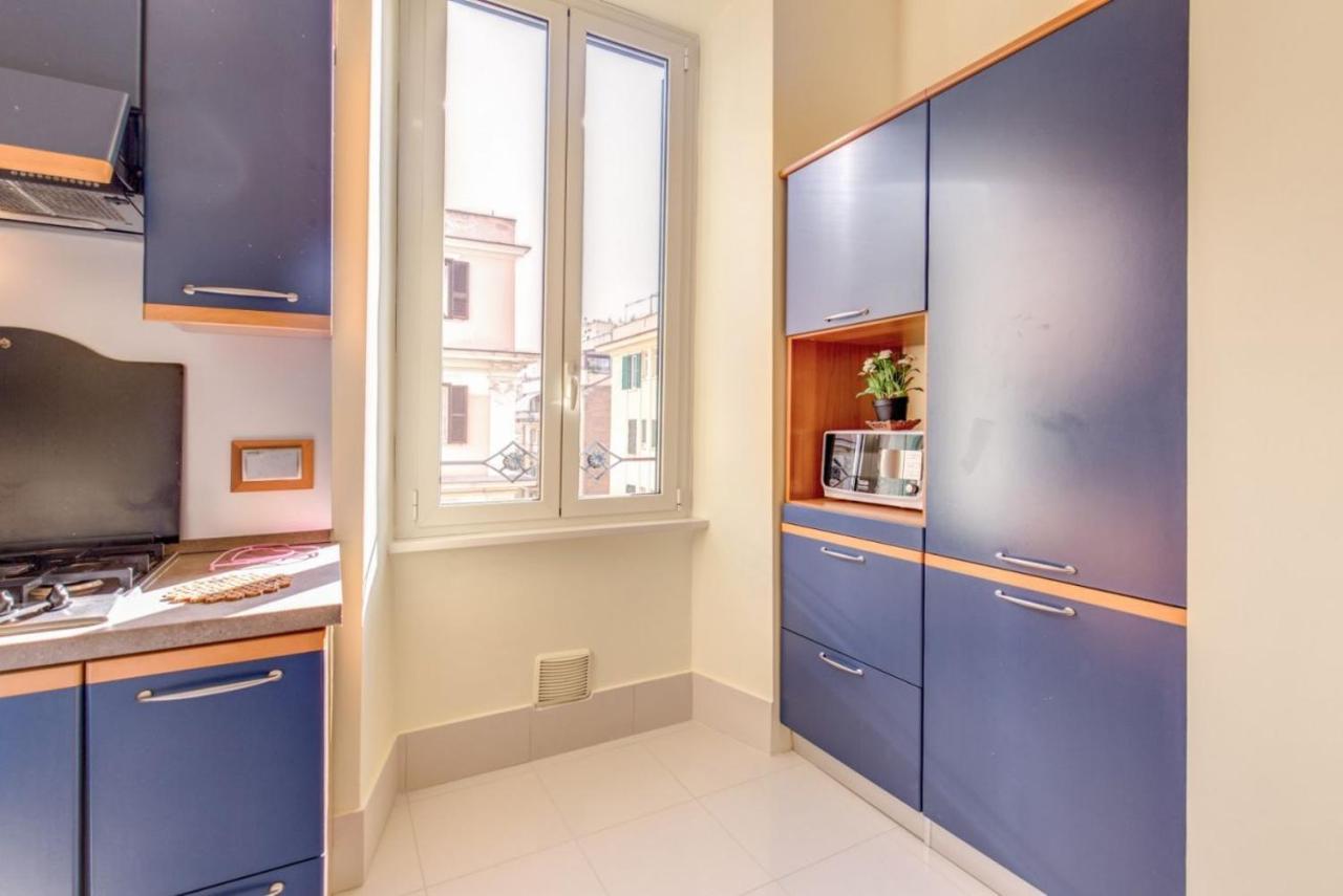Lovely 4-Bedroom Apartment 30M Sangiovanni Metro 로마 외부 사진