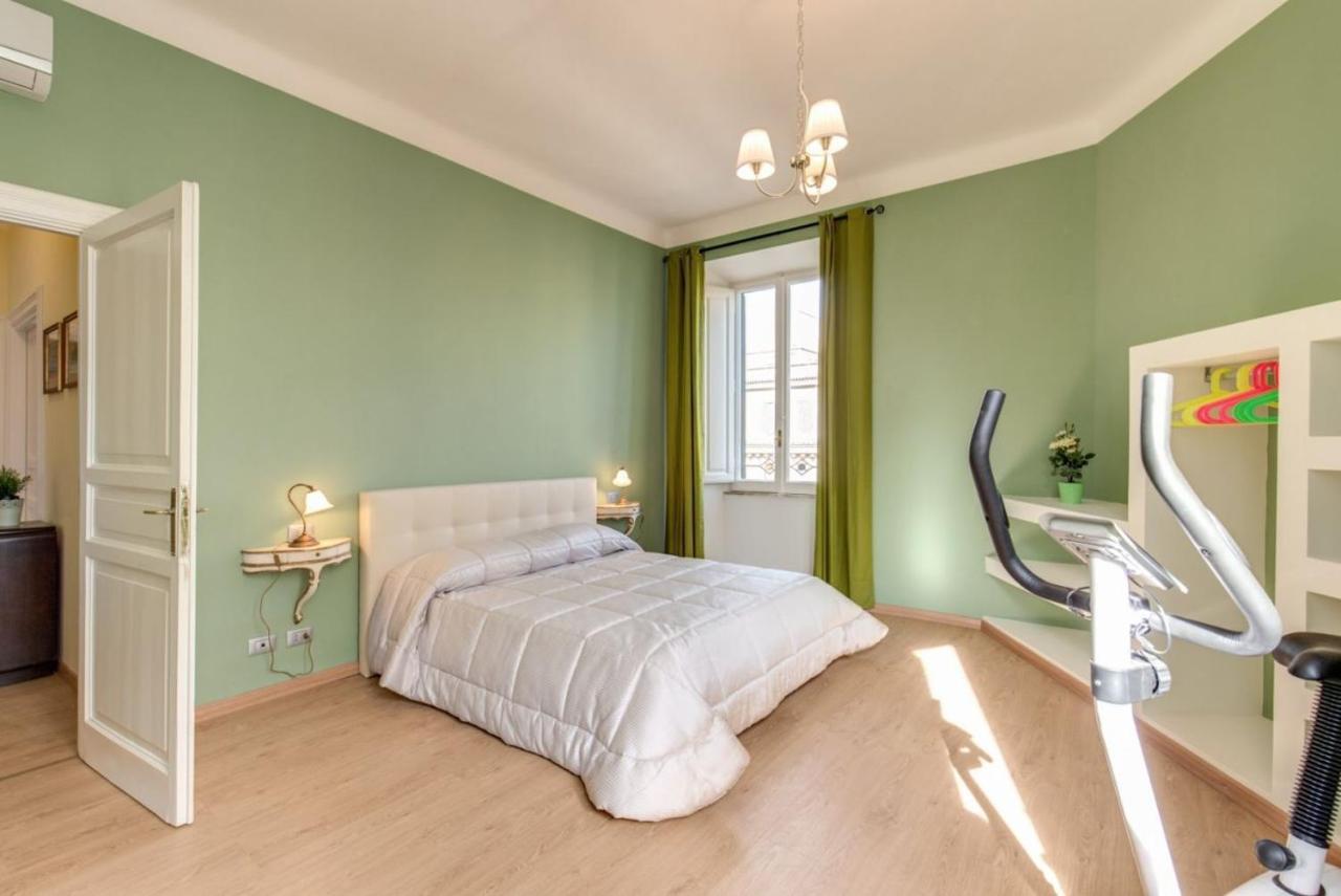 Lovely 4-Bedroom Apartment 30M Sangiovanni Metro 로마 외부 사진