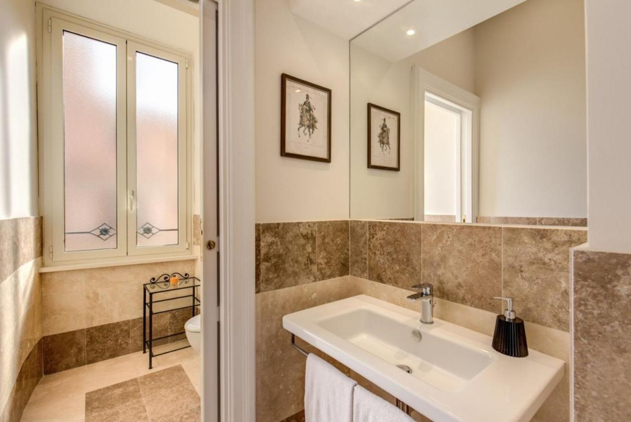 Lovely 4-Bedroom Apartment 30M Sangiovanni Metro 로마 외부 사진